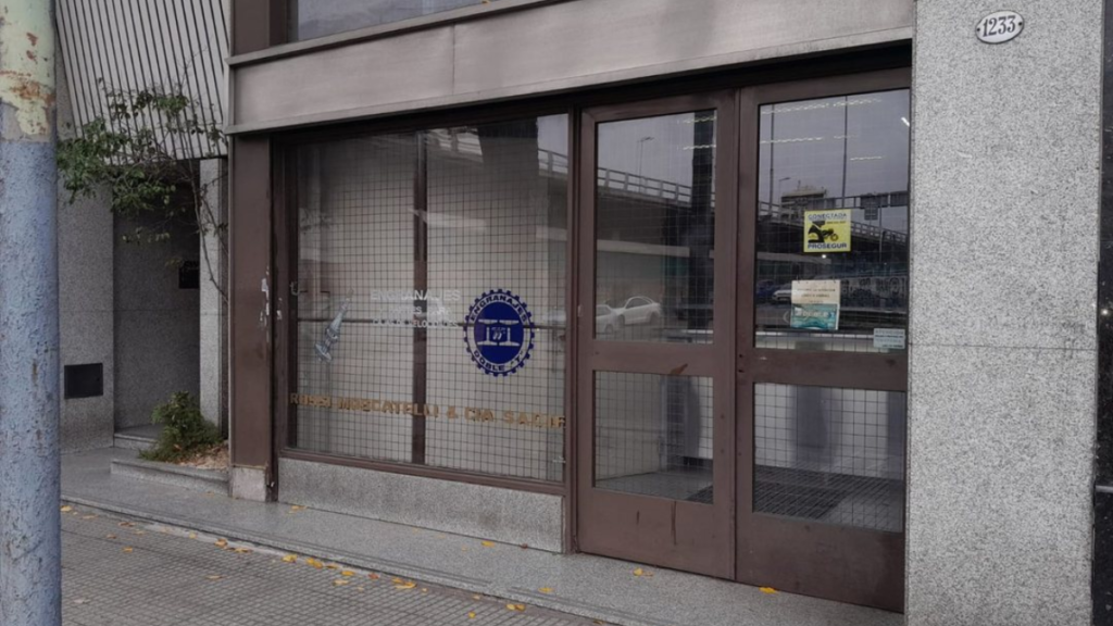 Venta de Local con oficinas en Constitución